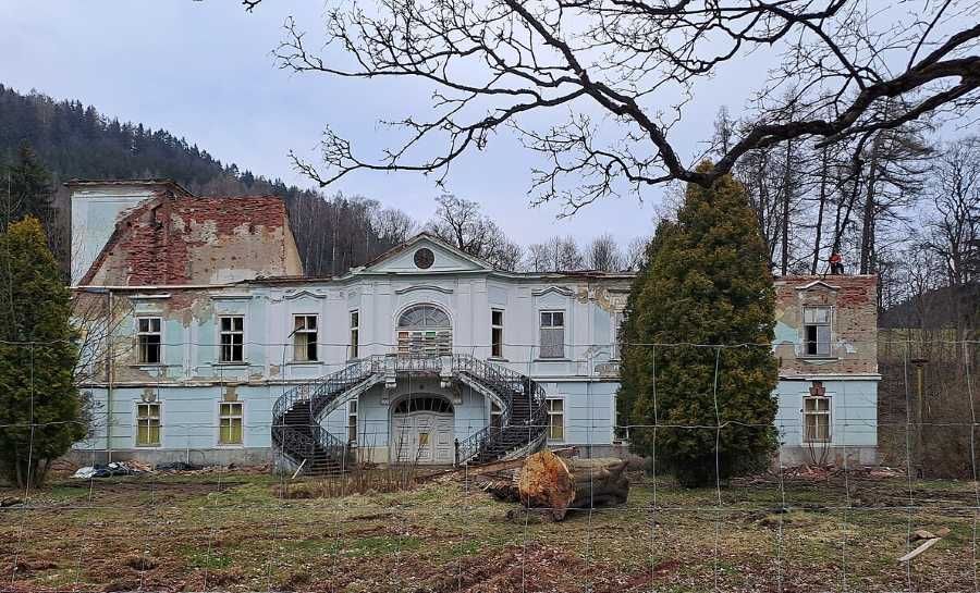 „Zámek v Horním Maršově ožije díky domovu pro seniory“