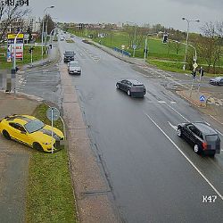 Alkohol, bez řidičáku a smyk v Mustangu