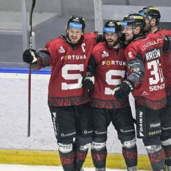 Bolestivý večer pro Škodovku. Sparta po trestu v přesilovkách vrací sérii do Prahy