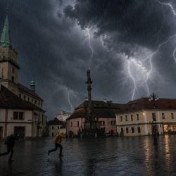 Bouřky se Plzeňskem jen prohnaly, teď se počasí uklidní. Víkend má být příjemnější