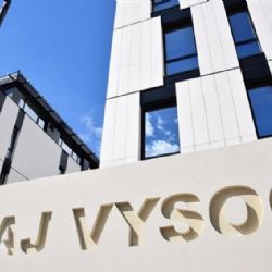 Kraje řeší financování dopravy i sociálních služeb, jednání s vládou pokračují