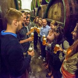 Pilsner Urquell nabízí letní prohlídky v Plzni s neomezenou ochutnávkou v Šalandě