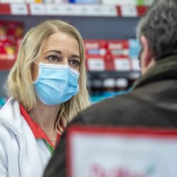 Plzeňsko sužují chřipky, nemocnice žádají pacienty o nošení roušek
