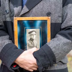 Pocta hrdinovi: Desátník Antonín Kubec opět důstojně spočívá ve Vaňově