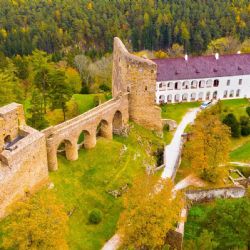 Rudolf II. provede návštěvníky zámkem. Velhartice chystají neobvyklé letní prohlídky