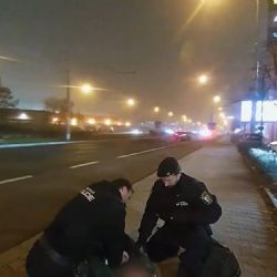 Strážníci v Plzni zachránili muže v bezvědomí