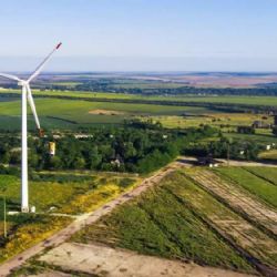 Větrné elektrárny nad Mezilečím: Rozdělená komunita a petice chalupářů