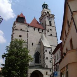 Vyhlídková věž u kostela sv. Jakuba v Prachaticích je dočasně uzavřena. Podkroví obsadila kolonie netopýrů