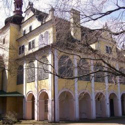 Věž a střechy letohrádku Opočno se dočkají nového kabátu