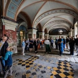 Invalidovna v Karlíně se po dni otevřených dveří uzavřela. Rekonstrukce potrvá až do roku 2030