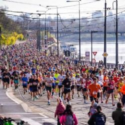 Půlmaraton 28. března zablokuje centrum Prahy, dopravní podnik doporučuje metro