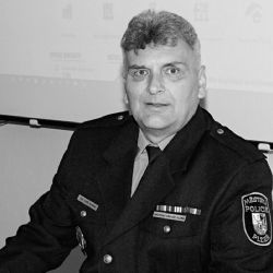 Zemřel bývalý velitel plzeňských strážníků Luděk Hosman. Čest jeho památce