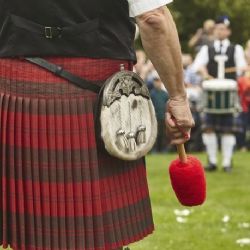 Na Švihov dorazí skotské kilty, dudy i hod kládou. Horalské hry lákají na siláky z celé republiky