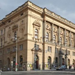 Národní dům na Vinohradech byl vydražen za 399 milionů korun
