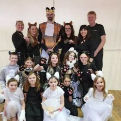 Kočičí štěstí - pohádka na hradě Pecka