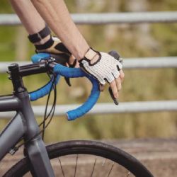 Špindlerův Mlýn investuje 9 milionů do bezpečných stezek pro cyklisty i řidiče