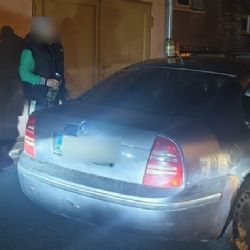 Kvůli světlům a rychlosti přišel větší problém. Řidič měl zákaz už od roku 2018