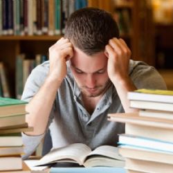 Maturity jdou v Plzni do finále. Studenty čekají ústní zkoušky, komise i losování otázek