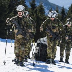 Strakoničtí vojáci trénovali přesuny s protiletadlovým kompletem RBS-70 v Krkonoších