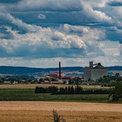 Cukrovar v Českém Meziříčí přechází na zemní plyn: snížení emisí a úspěch v číslech