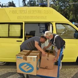 Sanitka a počítače pomůžou Zakarpatské Ukrajině
