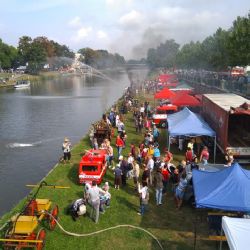 V Hradci Králové se o víkendu konalo 16. Nábřeží paromilů